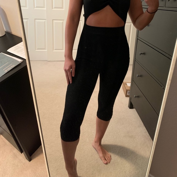 OOTDFash Black Short Sleeve Ribbed Romper with Triangle Cutout - Picture 8 of 10